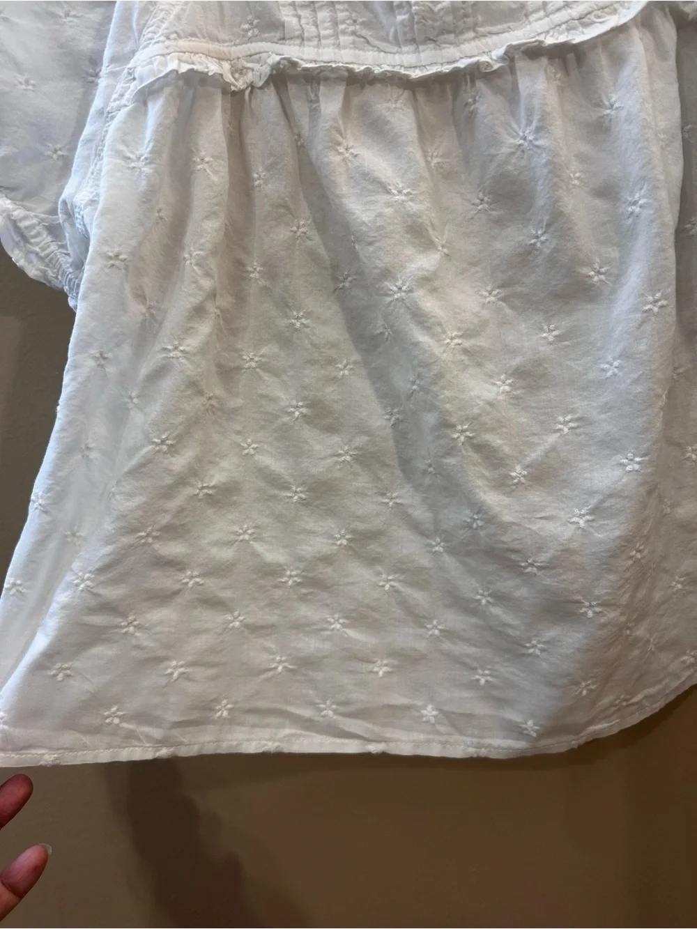 Old Navy White Embroidered Puff-Sleeve Peasant Top